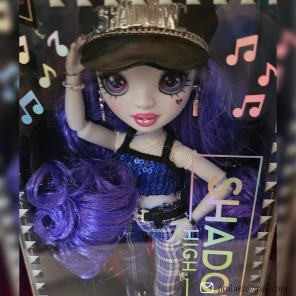 Rainbow High Uma Vanhoose Doll - Picture 3 of 10